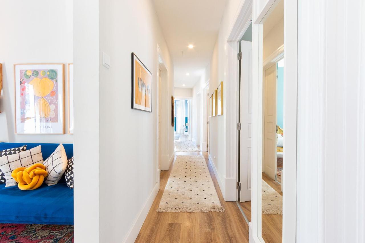 Holiday home Bright Center, 10m From Subway, 6 Rooms, Up To 20 Ppl Lisbon