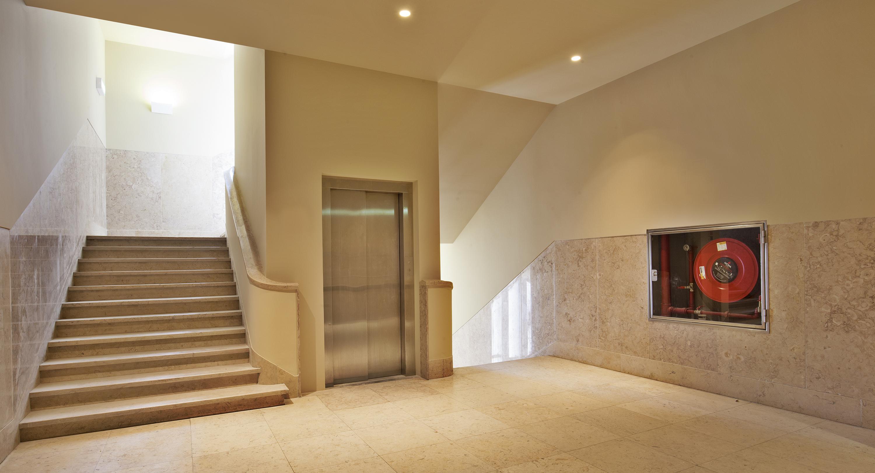 Five Stars 8 Building Apartment *