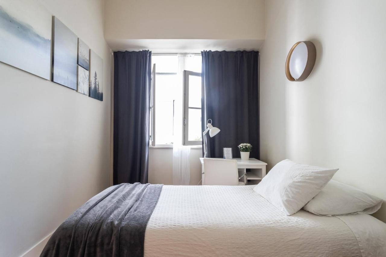 Quarto em Acomodações Particulares Bairro Azul *