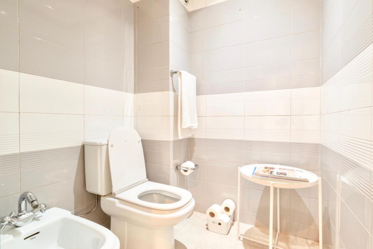 Swimming Pool With Private Parking Apartment Lisbon