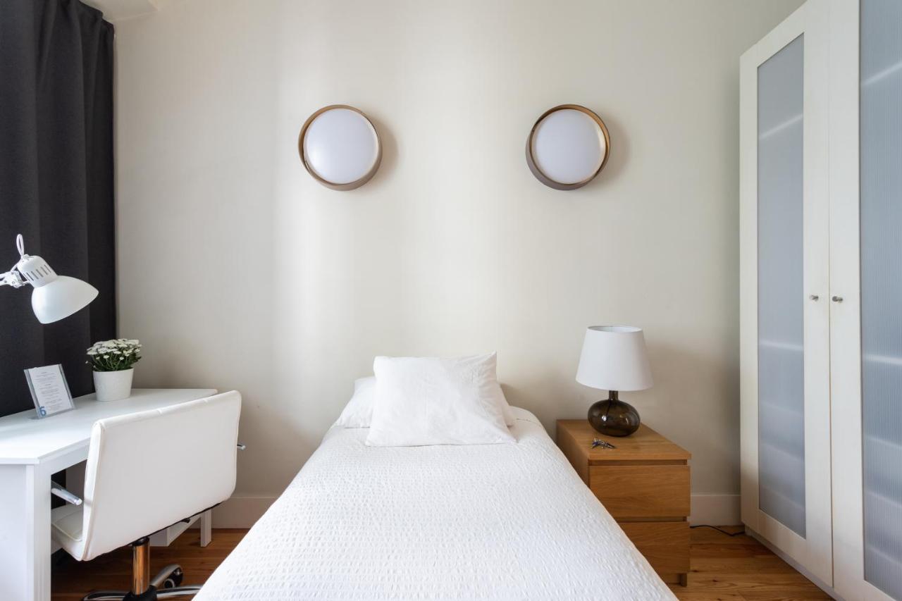 Quarto em Acomodações Particulares Bairro Azul *