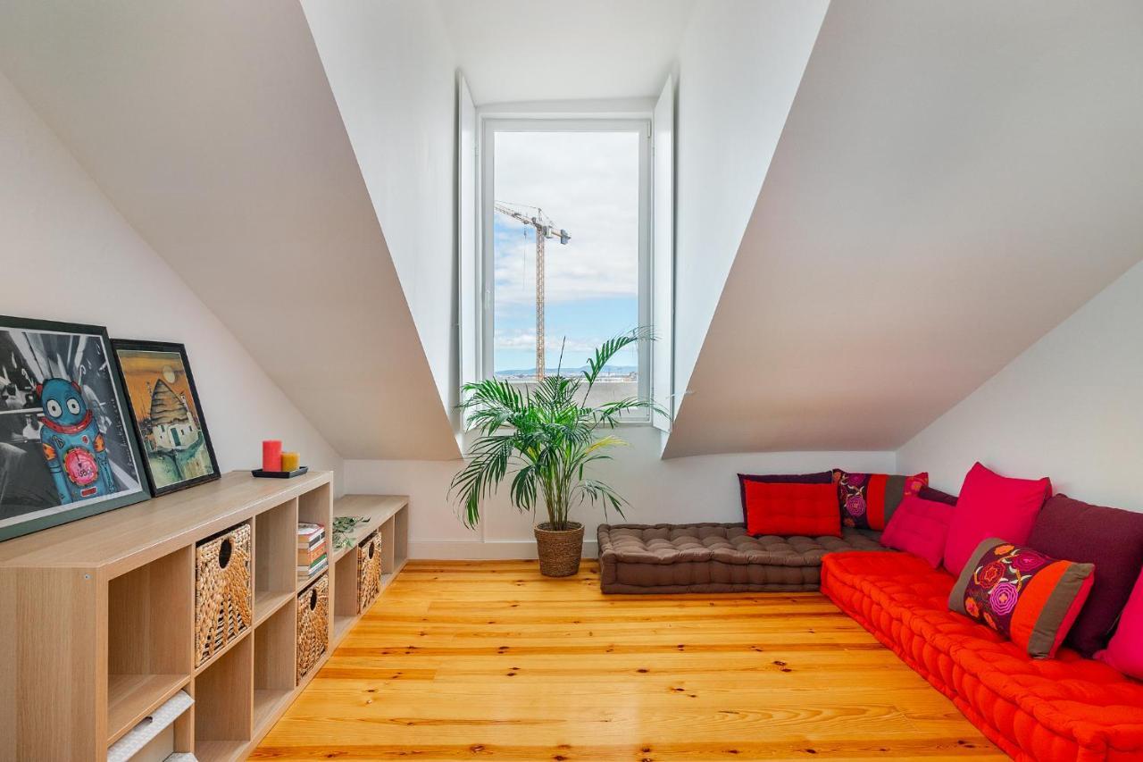 Whome Riverside View 2-bed For Remote Workers & Digital Nomads Apartment *