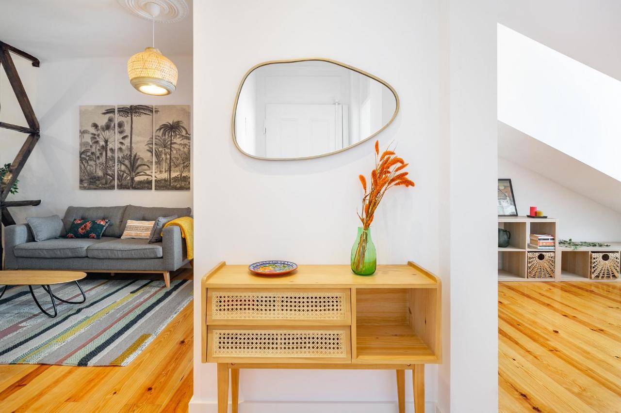 Whome Riverside View 2-bed For Remote Workers & Digital Nomads *