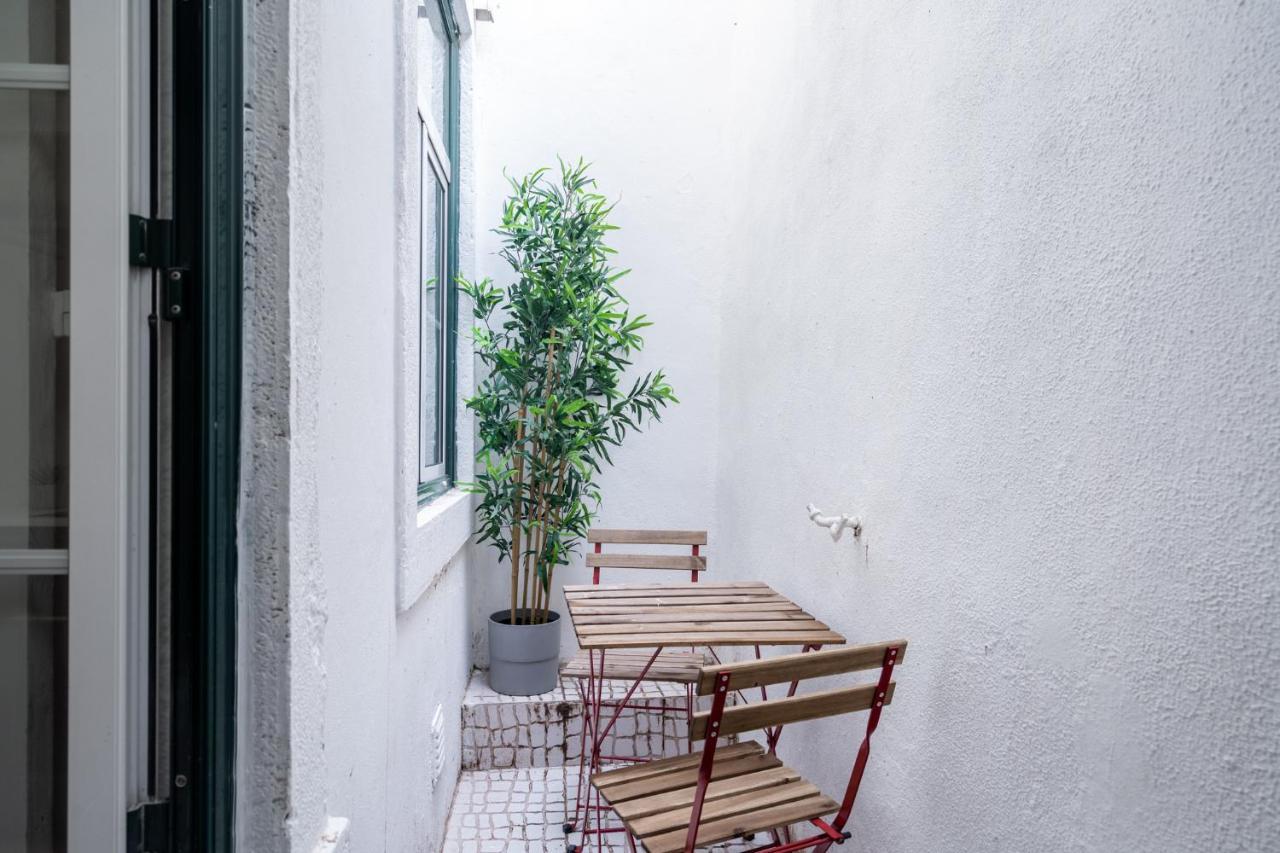 Akicity Ourique Rose Apartment *