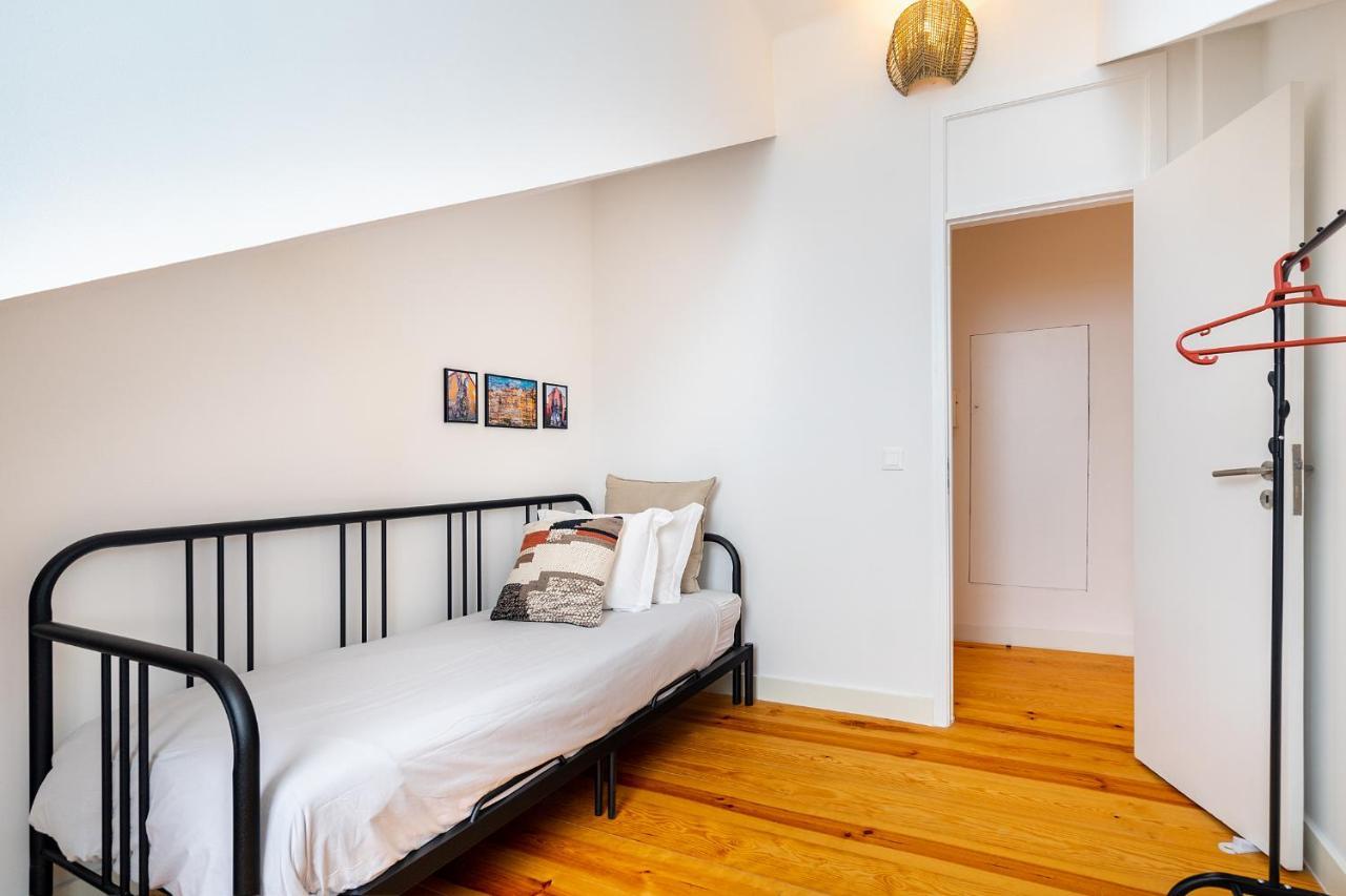 Whome Riverside View 2-bed For Remote Workers & Digital Nomads