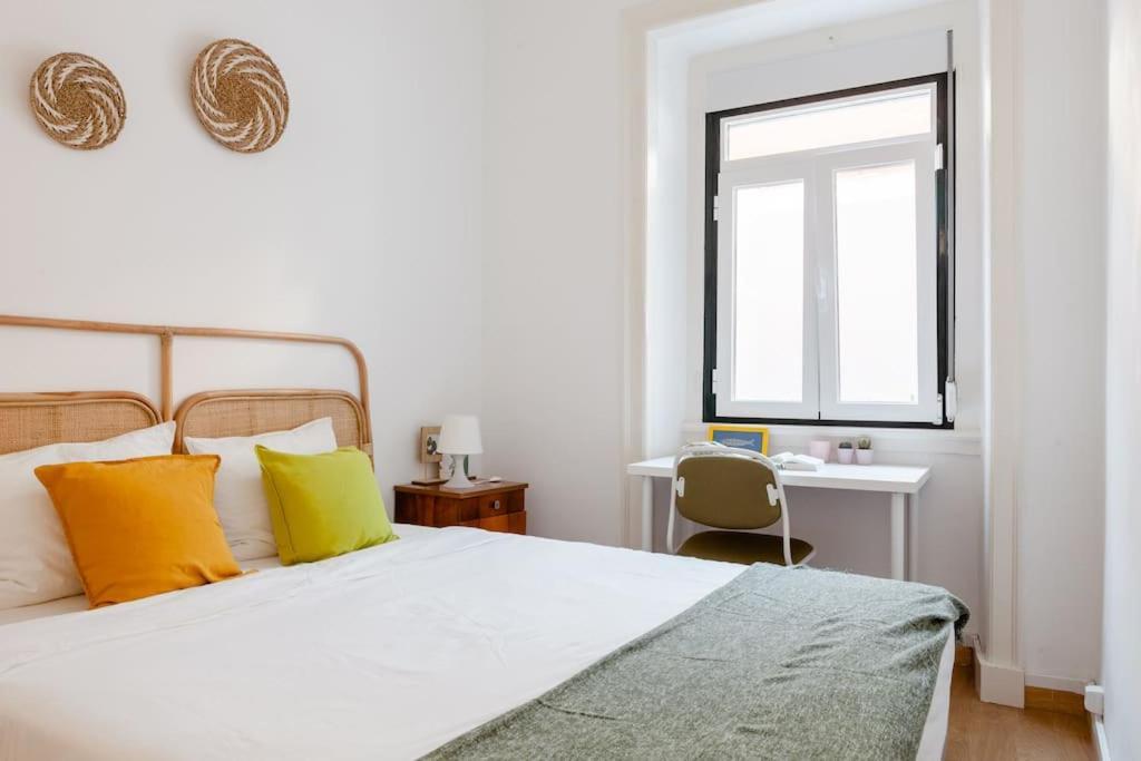 Two Bedroom Cozy Flat By River In Quiet Art Zone Apartamento Lisboa