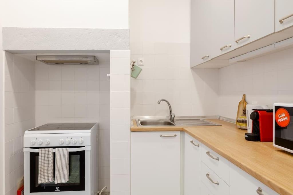 Two Bedroom Cozy Flat By River In Quiet Art Zone Apartamento Lisboa