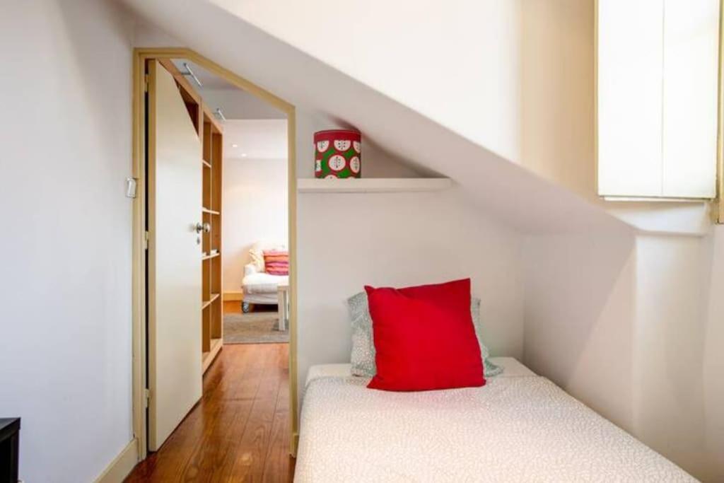 Balcony In Center Apartment Lisbon