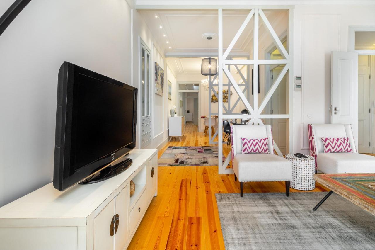 Whome Luxury In Prime Location W/ Ac, Lift & Private Patio Apartment *