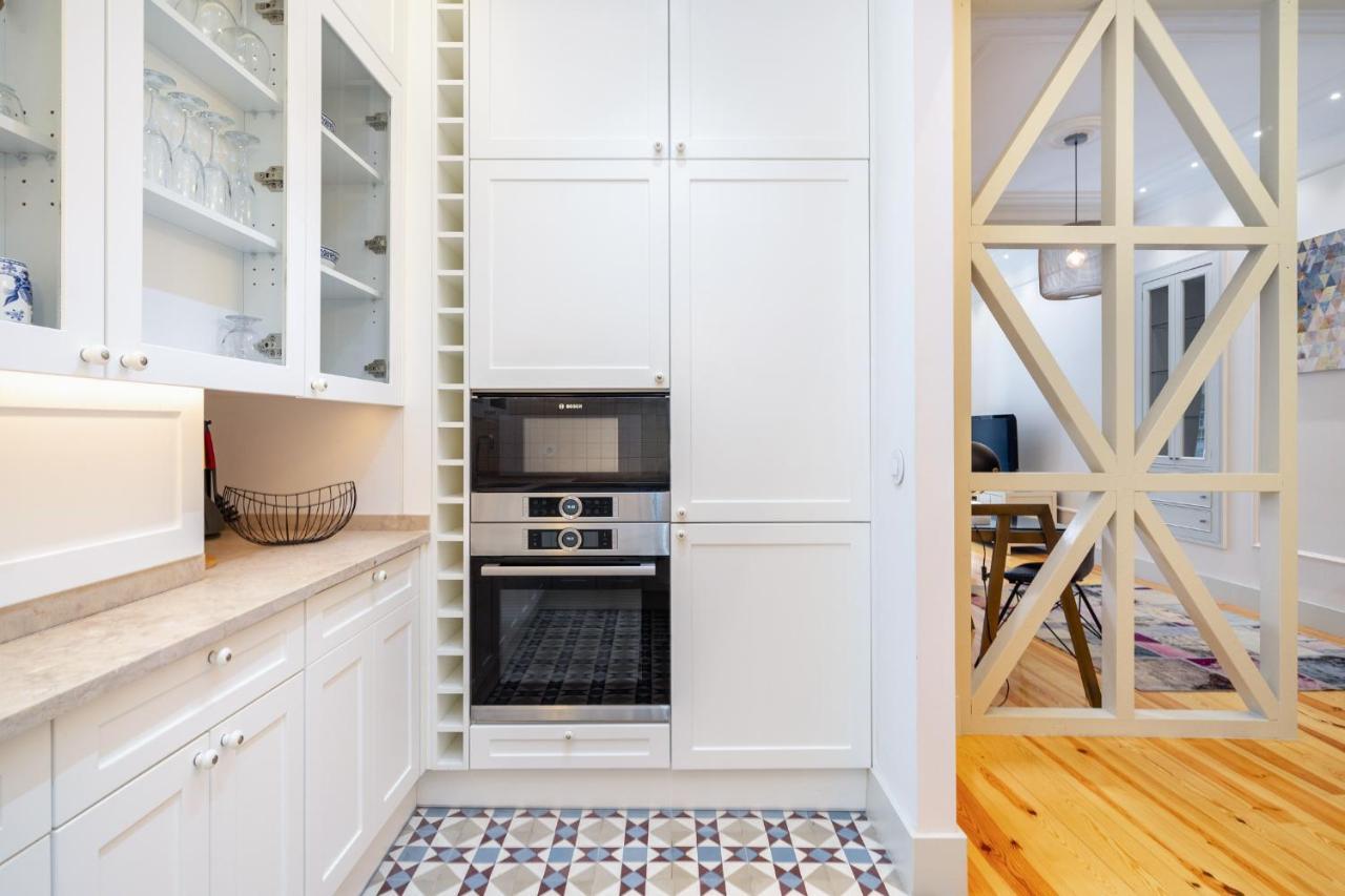 Apartment Whome Luxury In Prime Location W/ Ac, Lift & Private Patio Lisbon