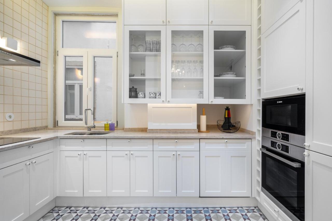 Whome Luxury In Prime Location W/ Ac, Lift & Private Patio Lisbon