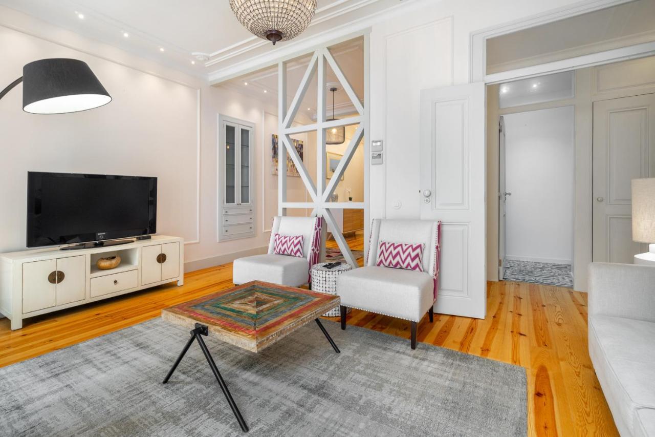 Whome Luxury In Prime Location W/ Ac, Lift & Private Patio Apartment