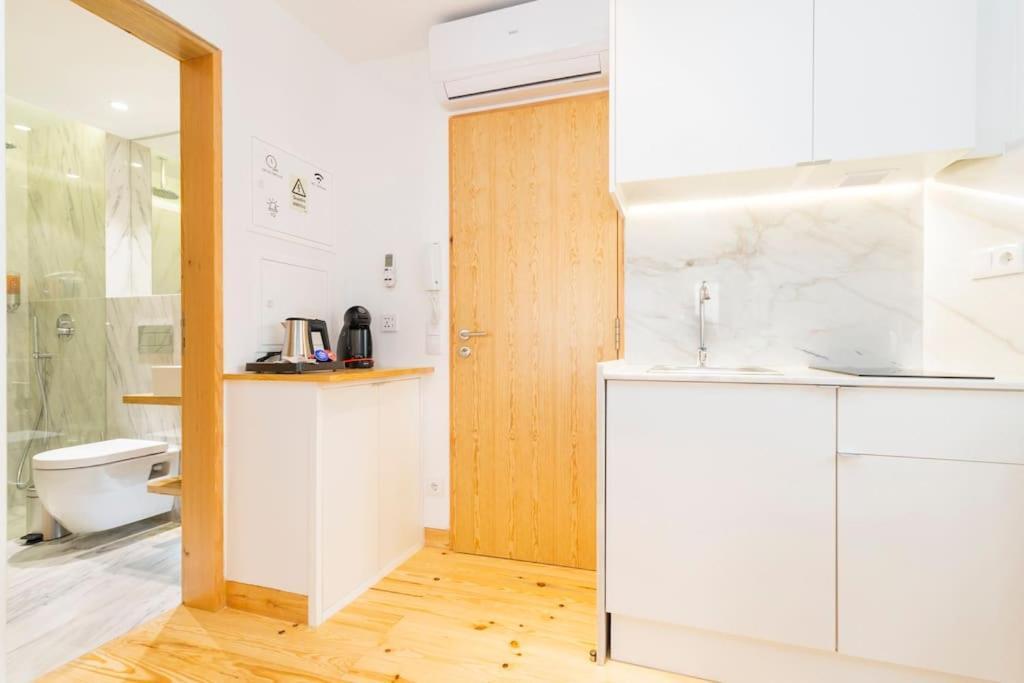 1e Brand New Right In The Heart Of Alfama