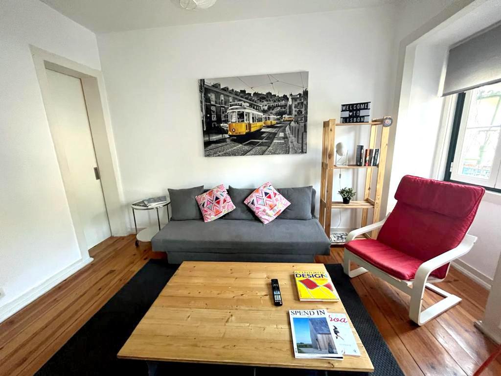 Tram House @ Lx Factory! Apartment *
