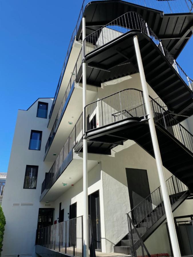 Hotel Hollywood By 4*