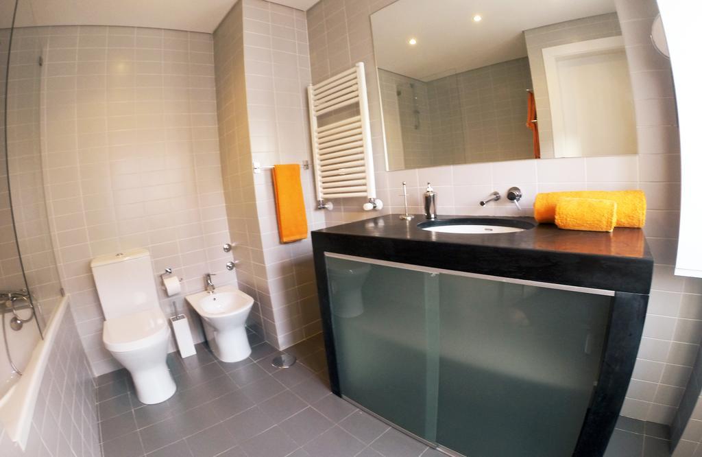 Triplex With Garage - Praca Das Flores * Lisbon
