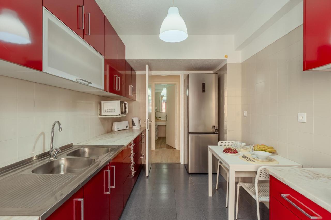 Elegant 3 Bedroom - Centre - Garage - Metro Apartment *