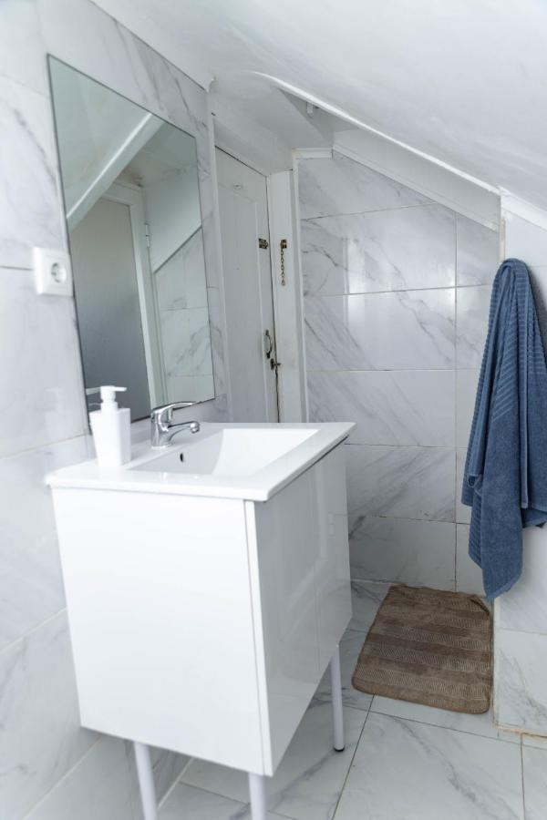 Homestay Santos In With River View Lisbon