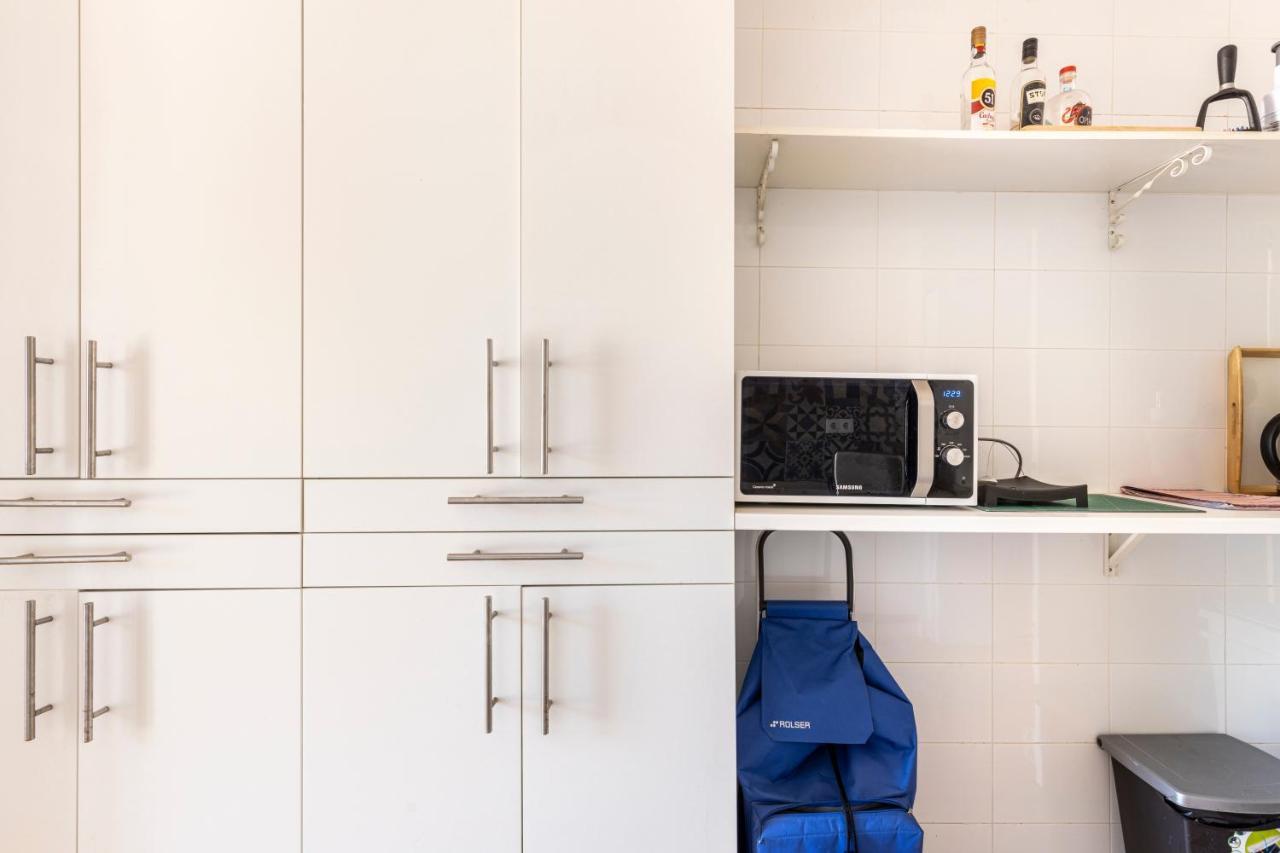 Comfy 3 Bedroom Campo De Ourique Apartment *