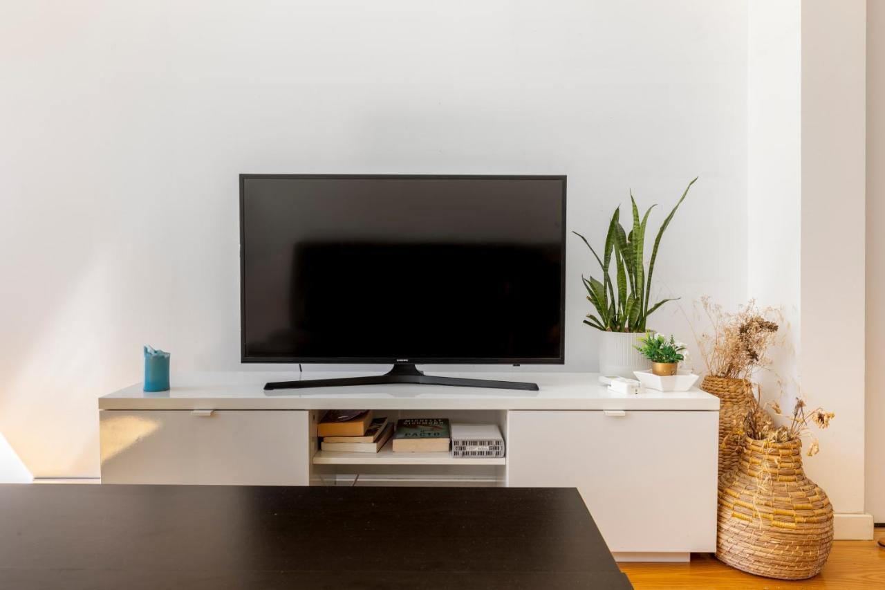 Comfy 3 Bedroom Campo De Ourique Apartment *