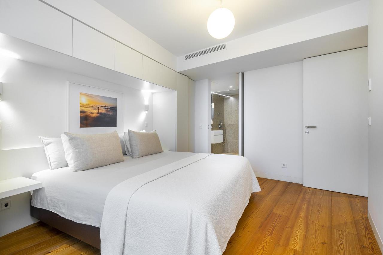 Whome View Penthouse Luxurious Living In With Ac & Elevator *