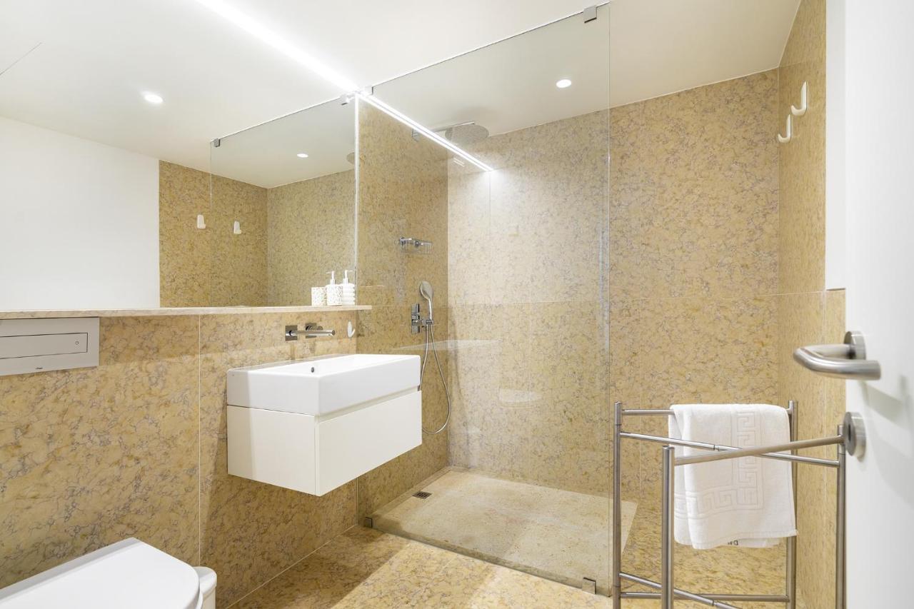 Whome View Penthouse Luxurious Living In With Ac & Elevator * Lisbon