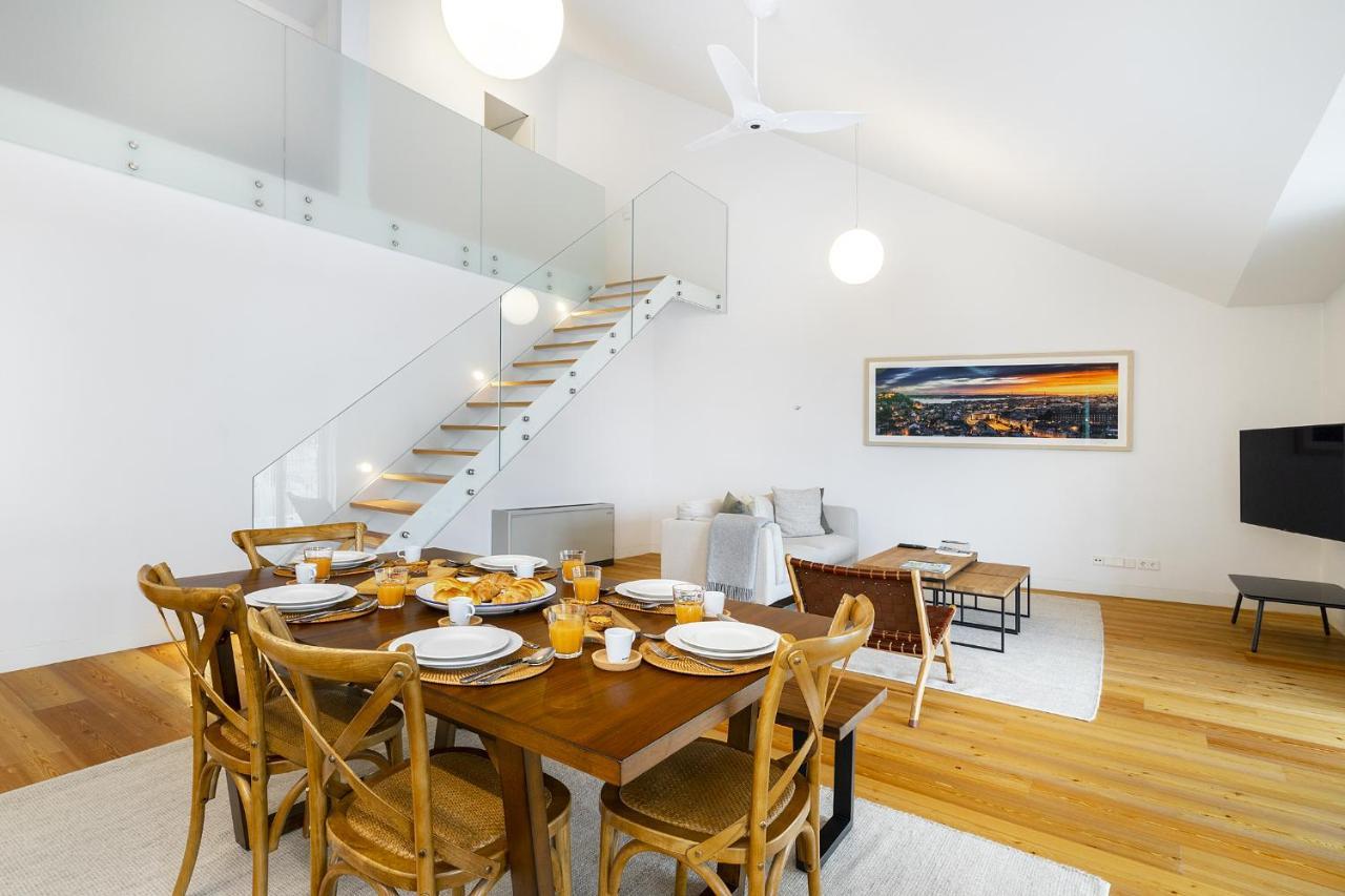Whome View Penthouse Luxurious Living In With Ac & Elevator Apartment