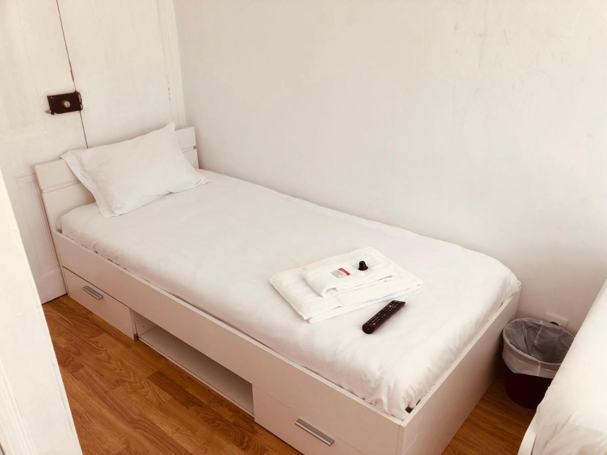 Rooms4all Guest house