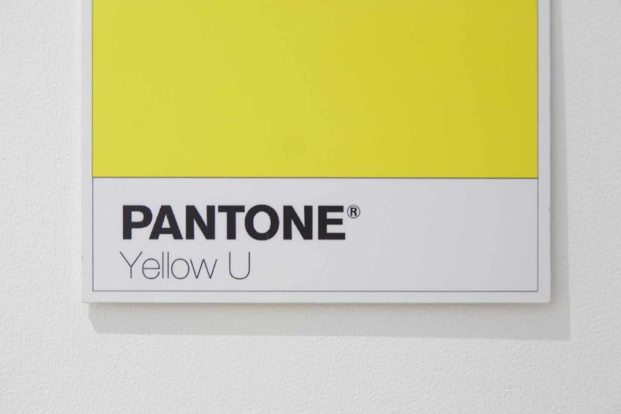 Apartment Yellow Design Chiado Center Lisbon