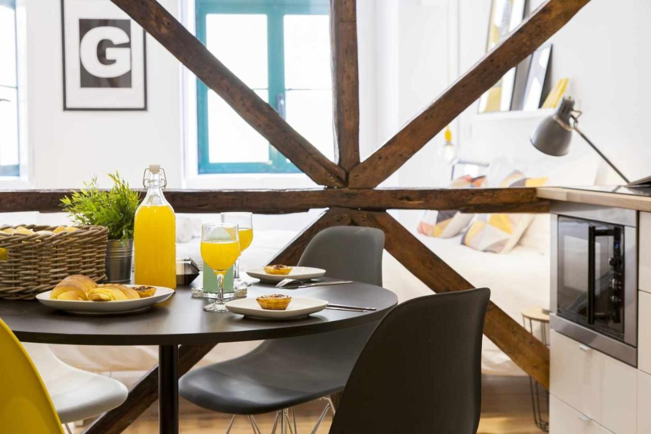 Apartment Yellow Design Chiado Center Lisbon