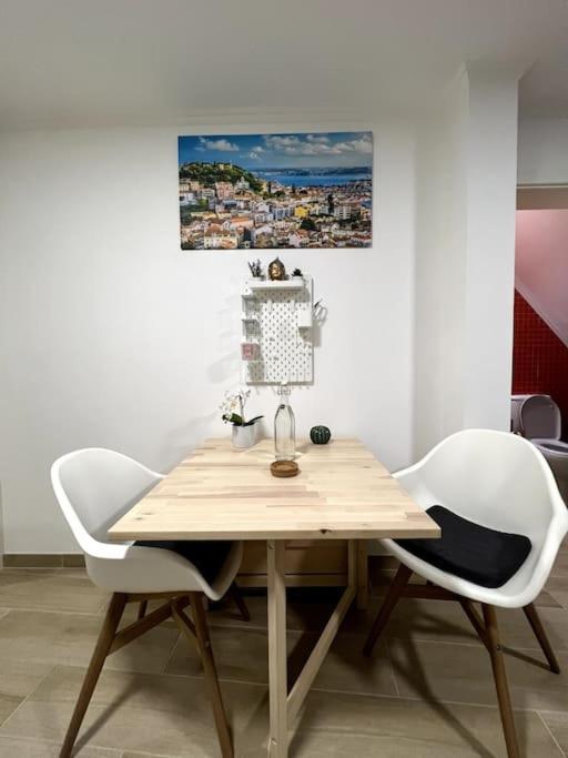 Artistic Digital Getaway - Patio & Great Location! * Lisboa