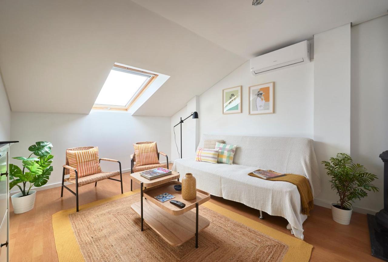 Bright W Balcony, Ac, Parking, By Timecooler Apartment