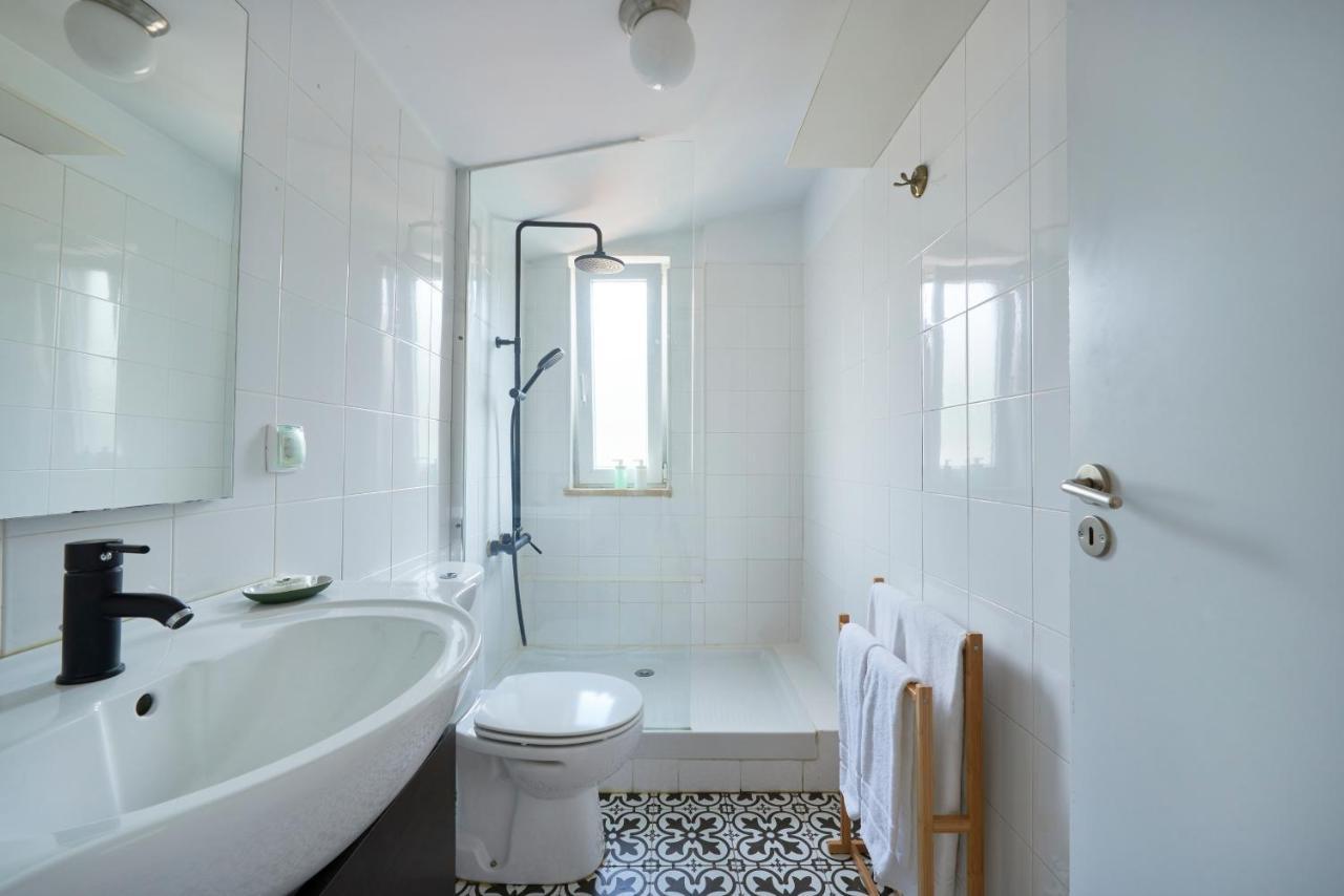 Apartment Bright W Balcony, Ac, Parking, By Timecooler Lisbon