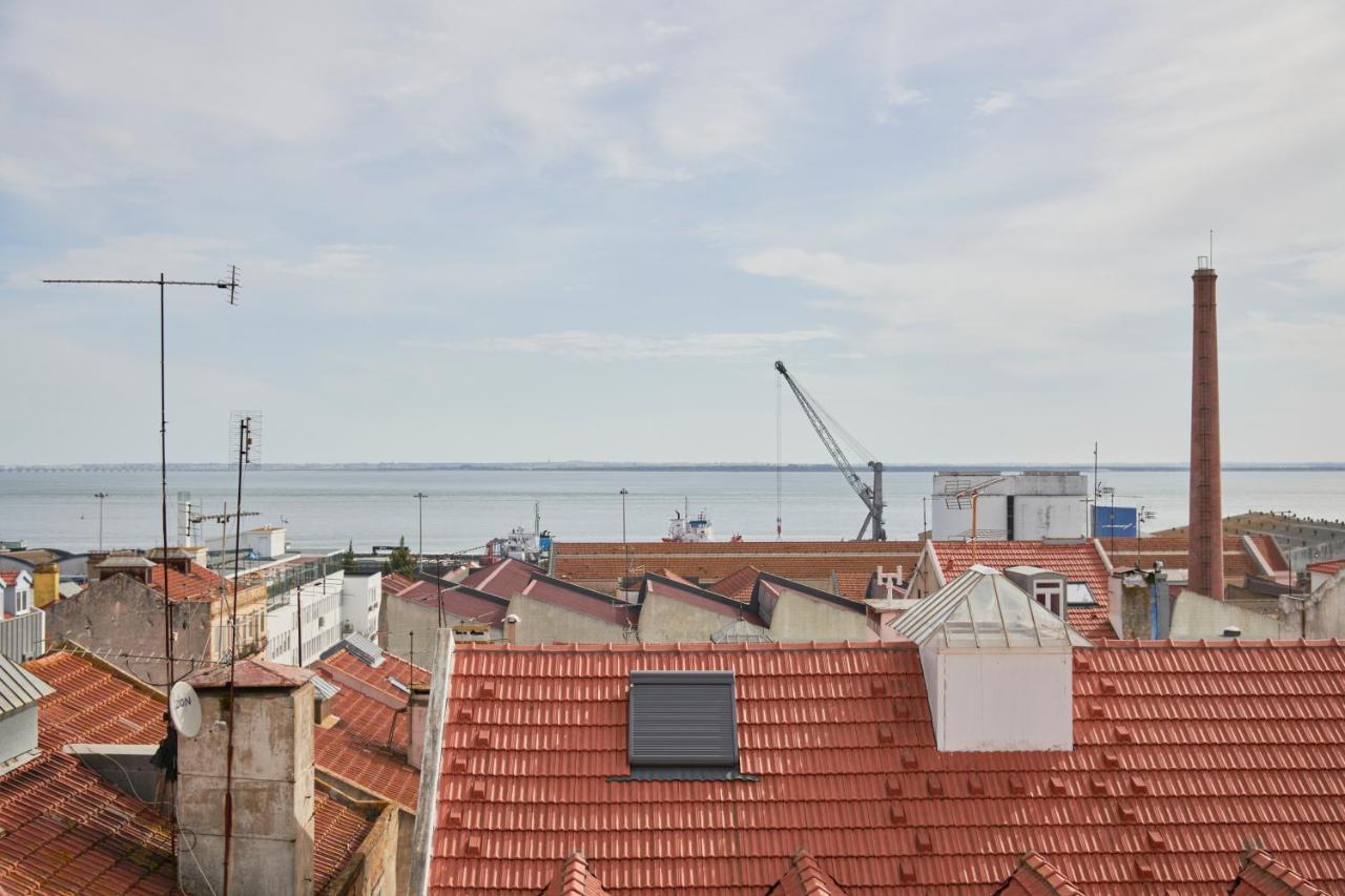 Apartment Bright W Balcony, Ac, Parking, By Timecooler *