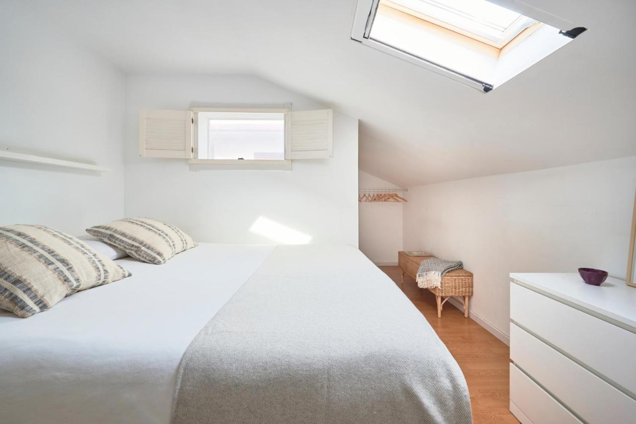Bright W Balcony, Ac, Parking, By Timecooler Apartment