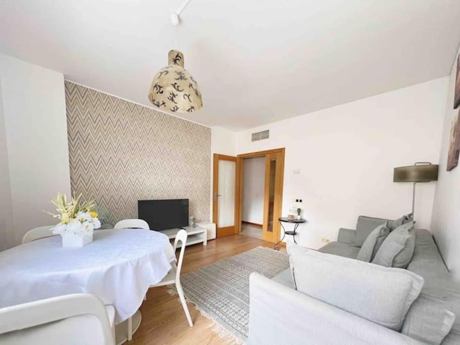 Parque Nacoes Flat W Parking Apartment Lisbon