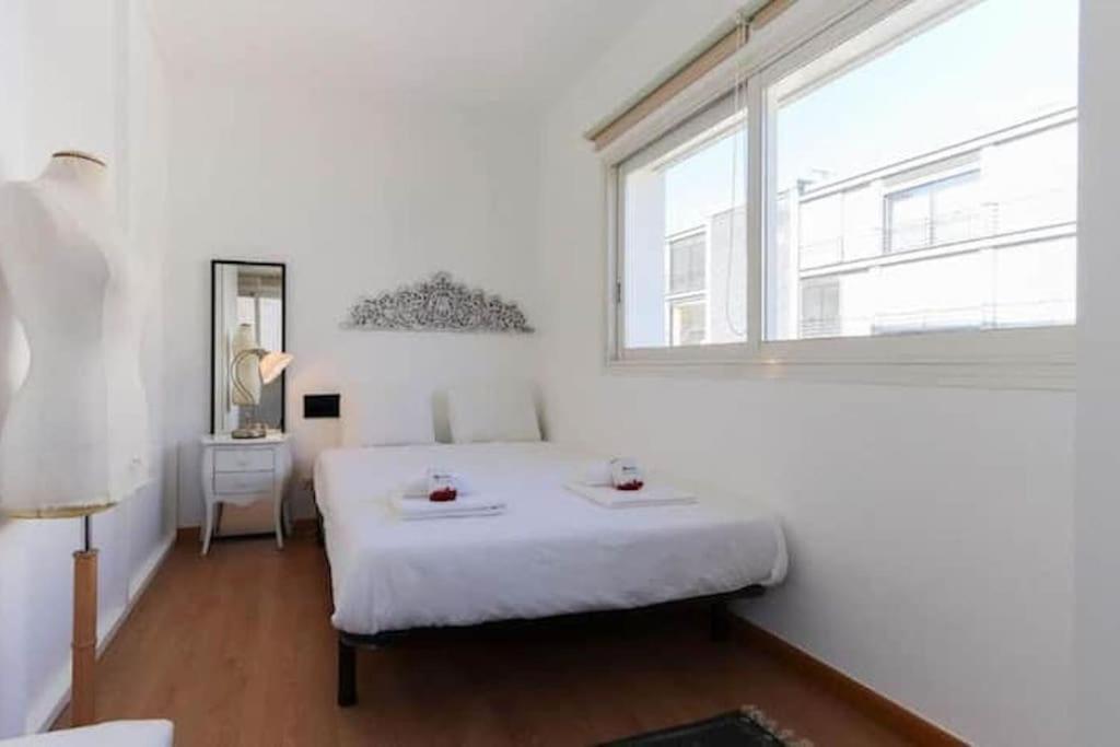Parque Nacoes Flat W Parking Lisbon