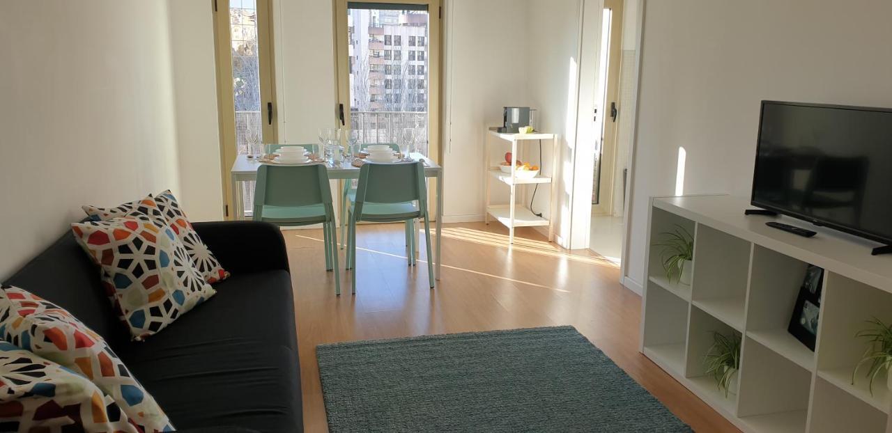 Apartment 5min Walk From Subway Station & Free Parking *