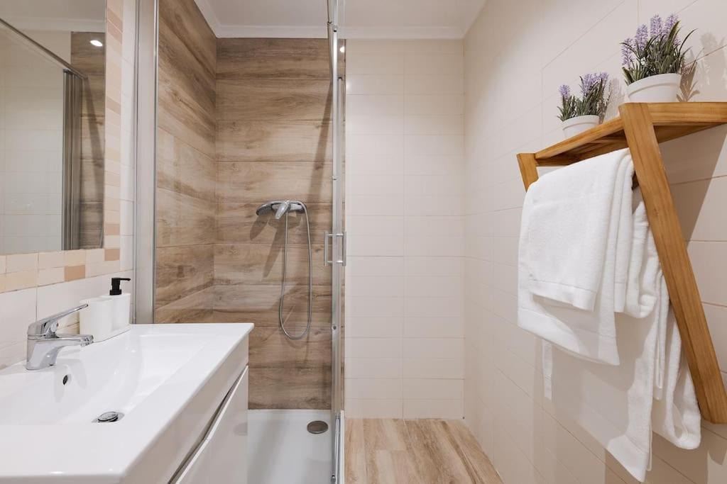 Gem Ii - Trendy Santos District Apartment