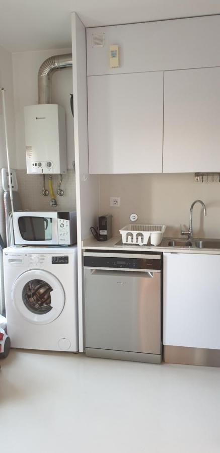 5min Walk From Subway Station & Free Parking Apartment