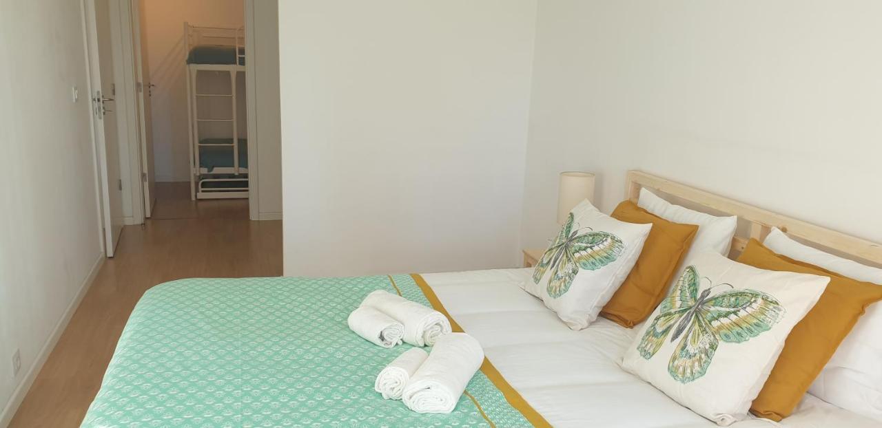 5min Walk From Subway Station & Free Parking Apartment *