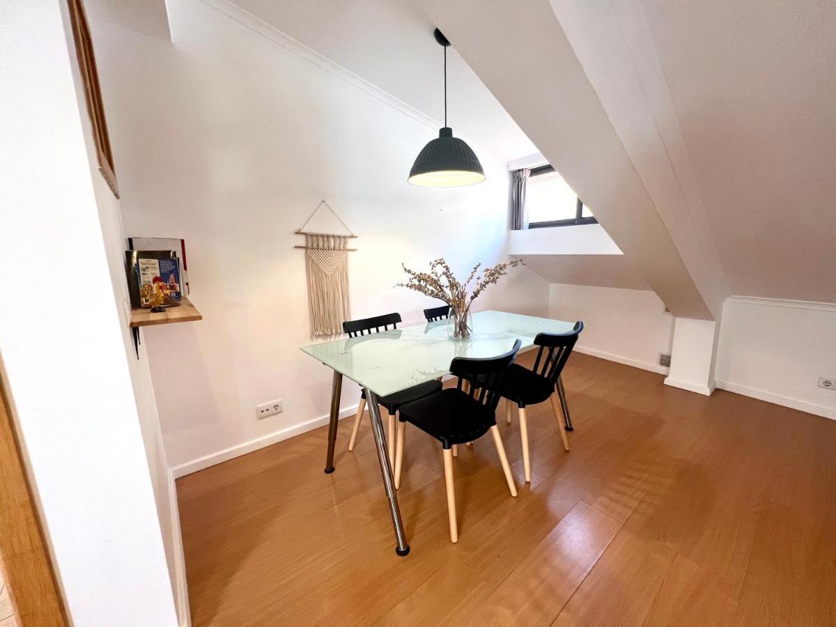 Gem I - Trendy Santos District Apartment Lisbon