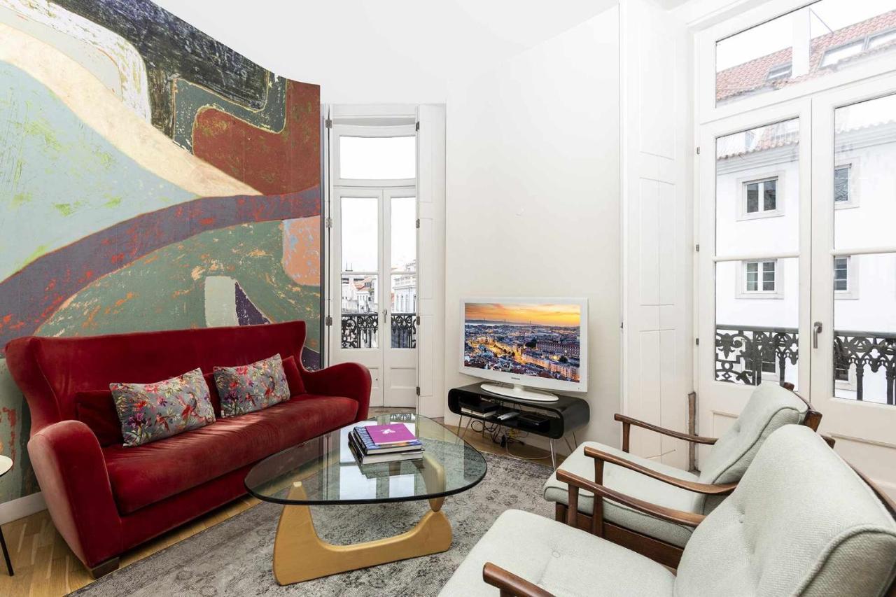 Italian Design In Principe Real Apartment *