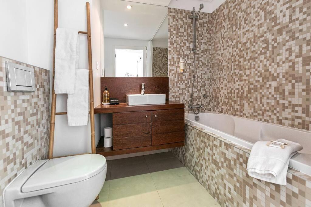 Apartment Metro & Pool Lisbon