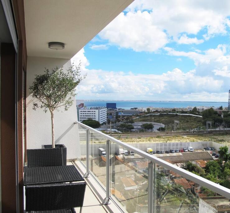 Apartment Metro & Pool