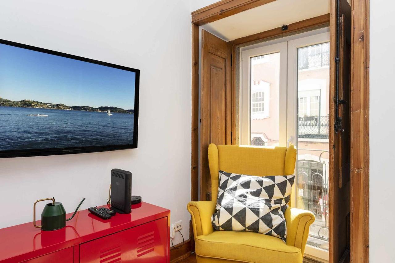 Typical Portuguese In Sao Bento Apartment