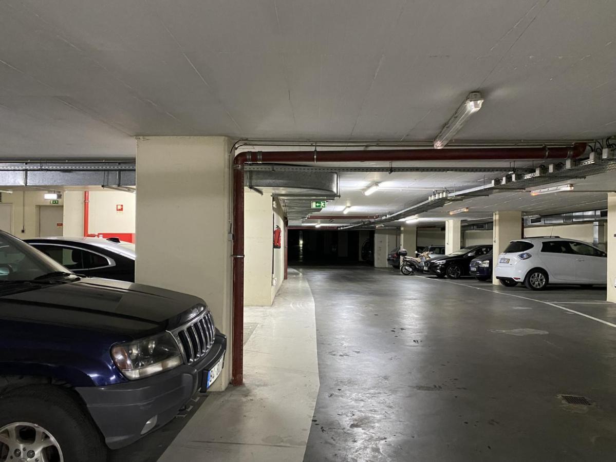 Apartment Premium Flat In Upscale Area, Balcony, Parking Lisbon