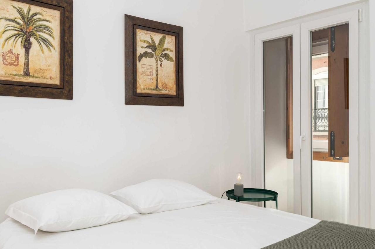 Typical Portuguese In Sao Bento Apartment Lisbon