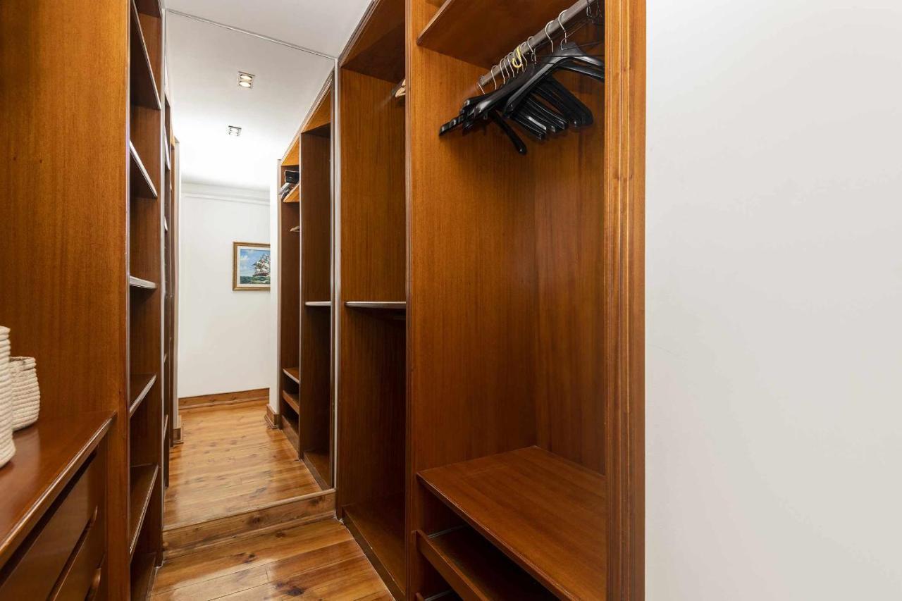 Typical Portuguese In Sao Bento Apartment