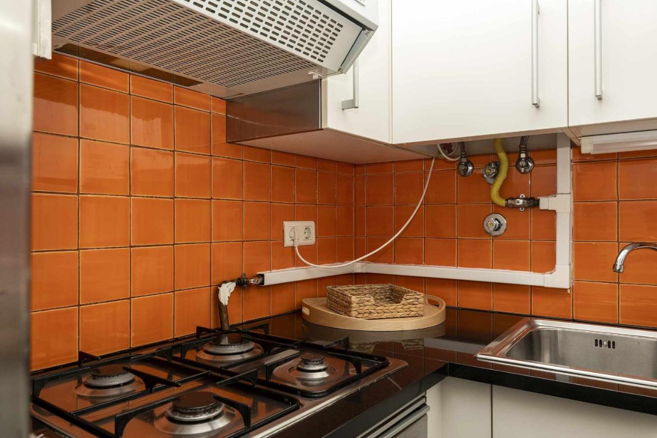Typical Portuguese In Sao Bento Apartment